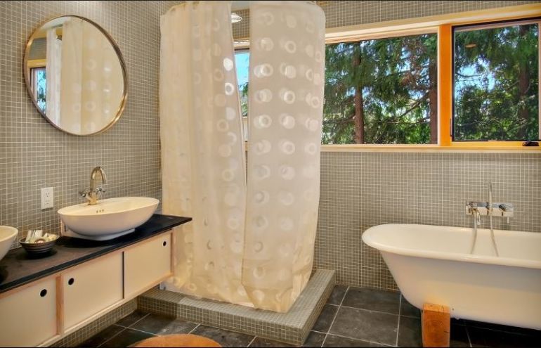 shower2.JPG