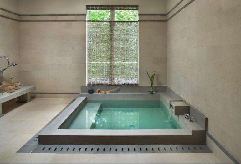 bathtub3.JPG