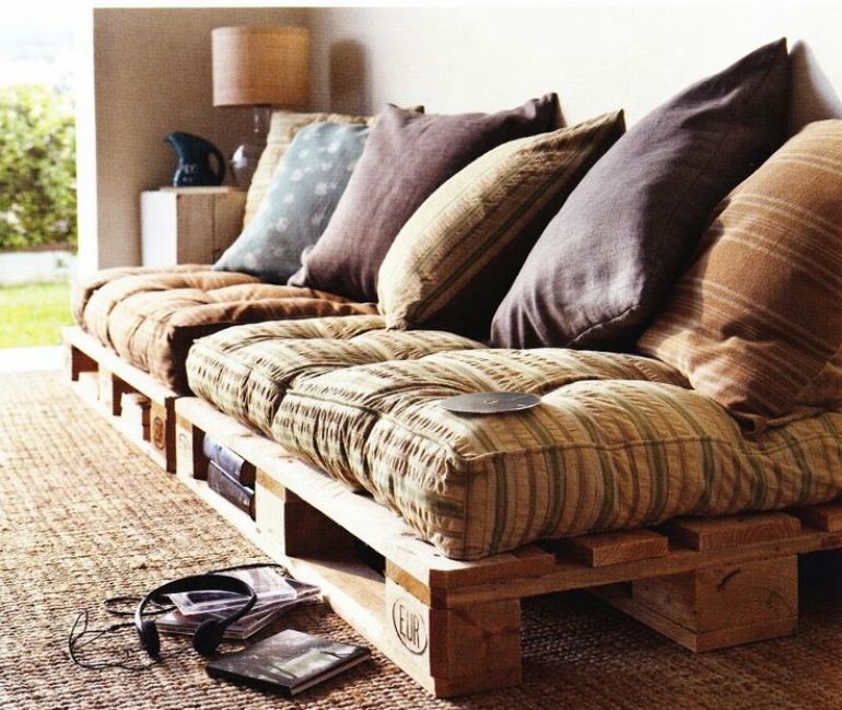 A DIY Man Cave Couch Made From Leftover Palettes